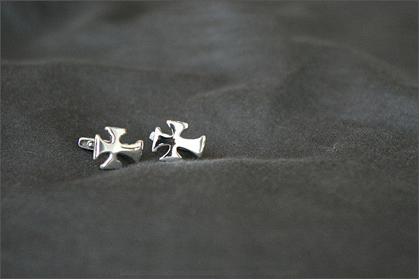 Cross Earrings - 925 Sterling Silver Tiny Cross Earrings -  silver stud earrings - tiny cross earrings (E4 )