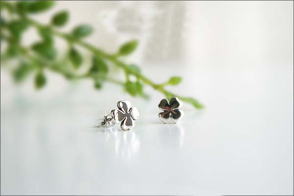 Clover stud Earrings - 925 Sterling Silver - Silver  earrings -  Love earrings Gift Idea Rocker Gothic Woman Jewelry (E-09)