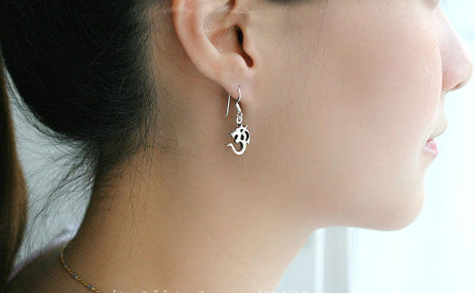 Ohm Earrings - 925 sterling silver ohm earring - Om Earrings Yoga Earrings Spiritual Jewelry - Ohm Charm Earrings (E-34)